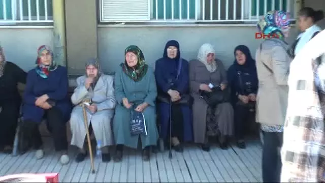 Elazığ Silahlı Saldırıda Hayatını Kaybeden Başhekim Gözyaşlarıyla Uğurlandı 2 Elazığ Silahlı Saldırıda Hayatını Kaybeden Başhekim Gözyaşlarıyla Uğurlandı 2