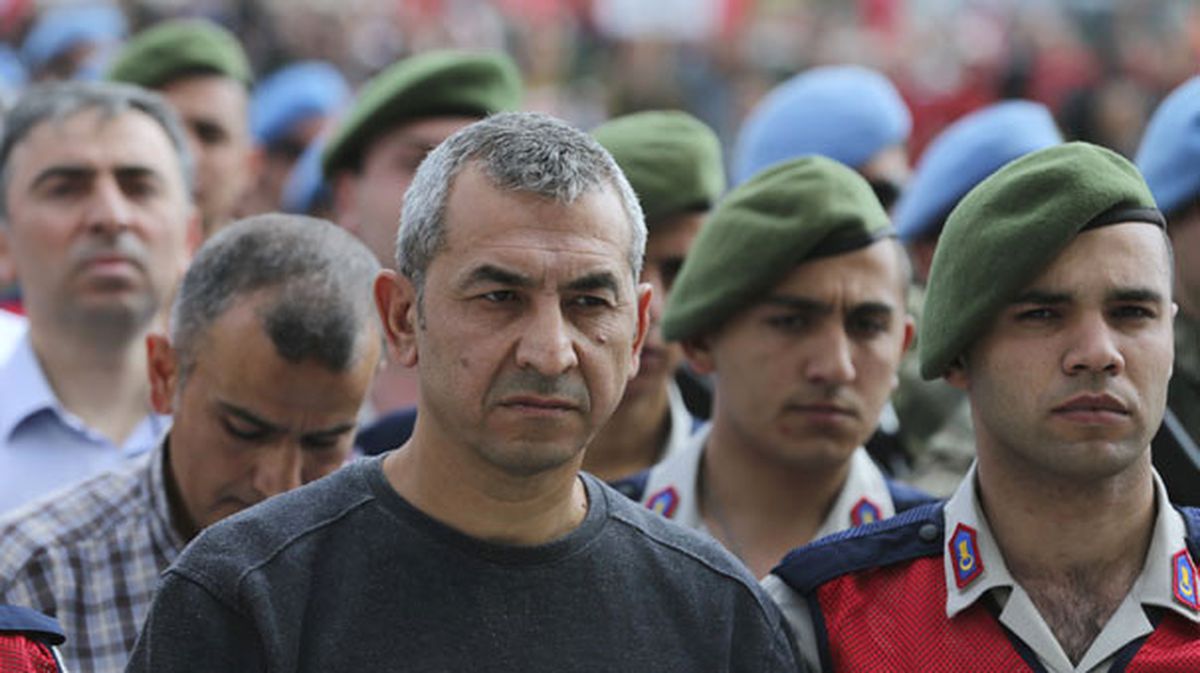 Akar'ın 'Ürkütücü' Dediği Komutanın Savunması: Görevi Zekai Aksakallı'dan Aldım