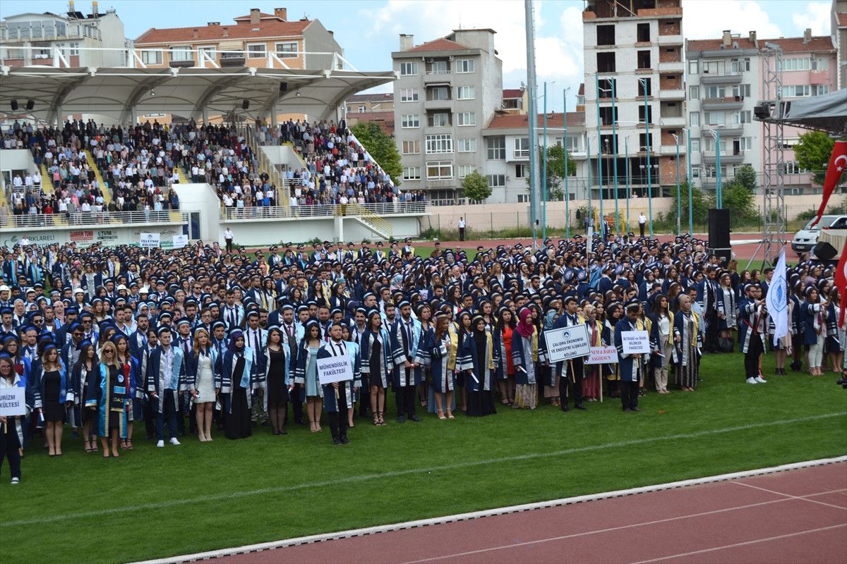 Kırklareli Üniversitesi'nde Mezuniyet Heyecanı