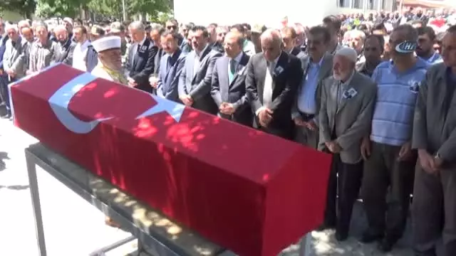 Makam Odasında Uğradığı Silahlı Saldırı Sonucu Hayatını Kaybeden Fırat Üniversitesi Hastanesi... Makam Odasında Uğradığı Silahlı Saldırı Sonucu Hayatını Kaybeden Fırat Üniversitesi Hastanesi...