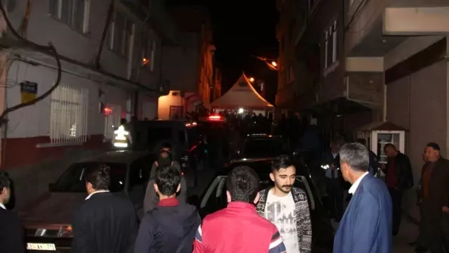 Şehit Özel Harekat Polisinin Evine Ateş Düştü
