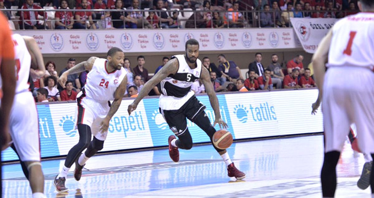 STBL'de Beşiktaş, Gaziantep Basketbol'u Eleyerek Yarı Finale Çıktı