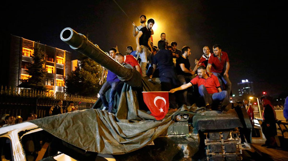 15 Temmuz'da Yaşananlar Dakika Dakika Darbe Girişimi Raporuna Girdi