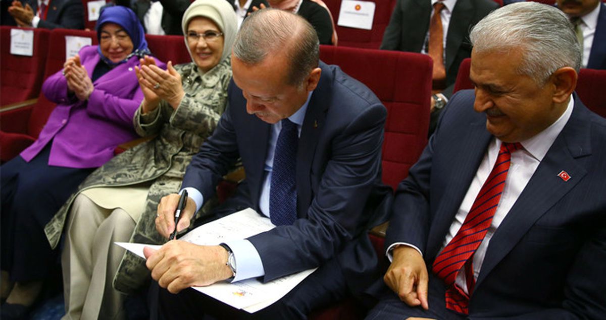 AK Parti'de Kritik Toplantı Pazartesi: Erdoğan Başkanlığında MYK Belirlenecek