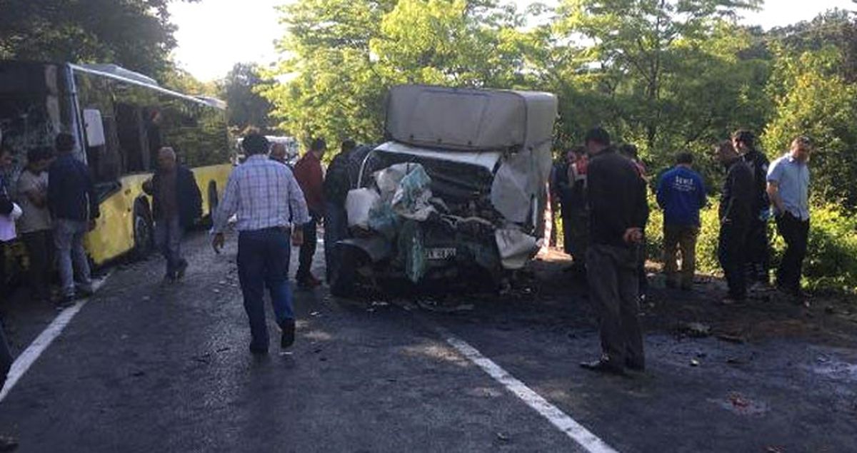 Sarıyer'de Feci Kaza! Belediye Otobüsü ile Kamyonet Çarpıştı: 1 Ölü, 5 Yaralı