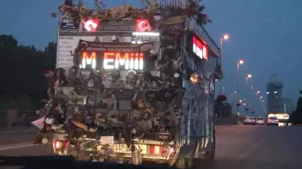 İlginç Karavan İstanbul Sokaklarında