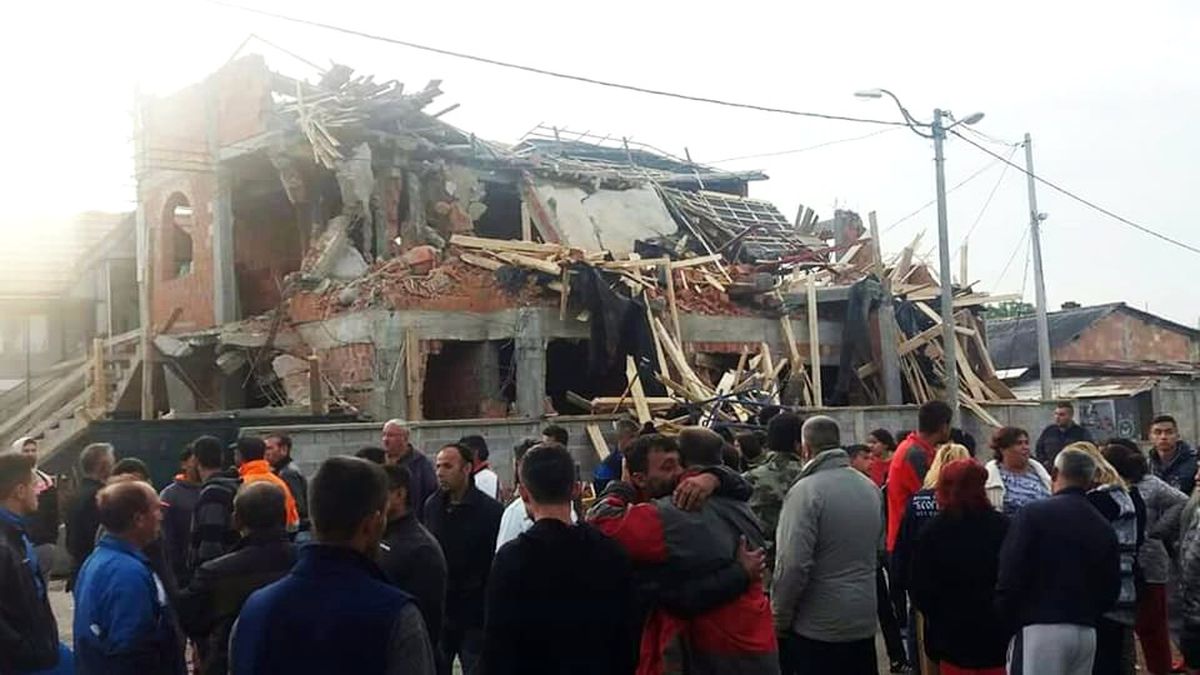 Sırbistan'da Cami Yıkımına Müslümanlardan Tepki