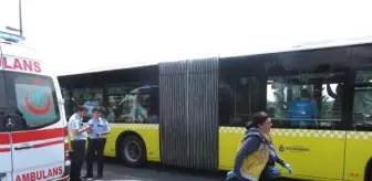 Son Dakika! İstanbul'da Metrobüs Bariyerlere Çarptı: 5 Yaralı