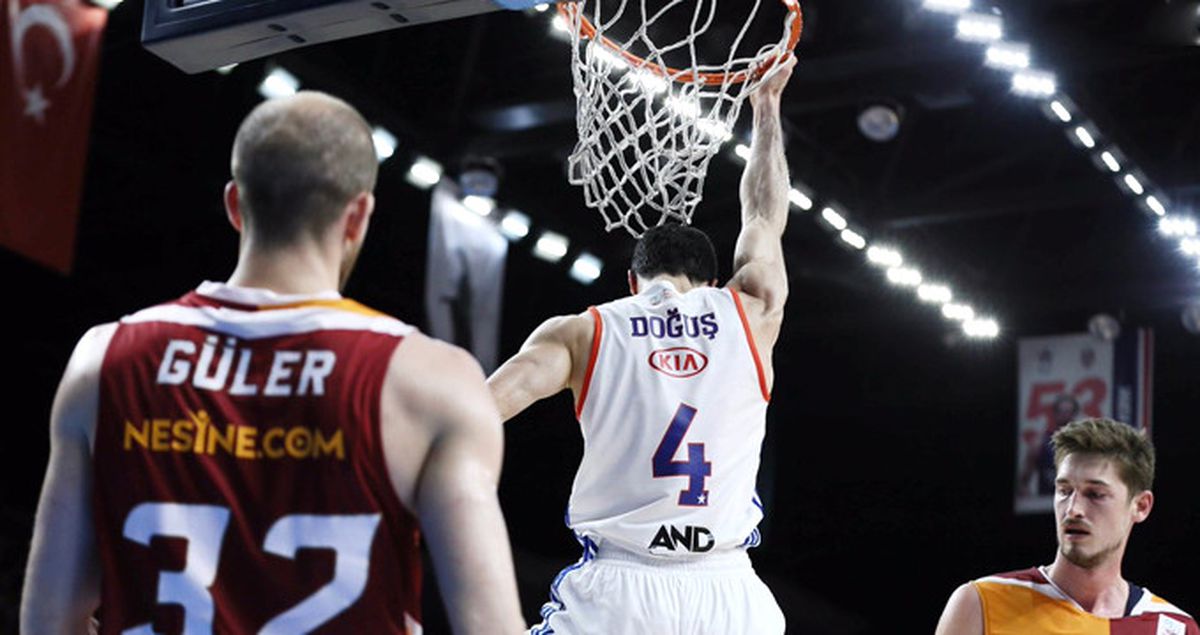 STBL'de Anadolu Efes, Galatasaray'ı Eleyerek Yarı Finale Yükseldi