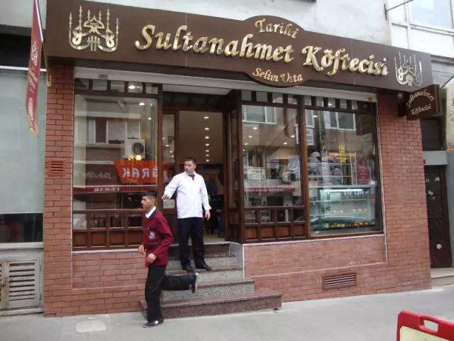Sultanahmet Köftecisi 97 Yıl Sonra Nürnberg'de Sultanahmet Köftecisi 97 Yıl Sonra Nürnberg'de