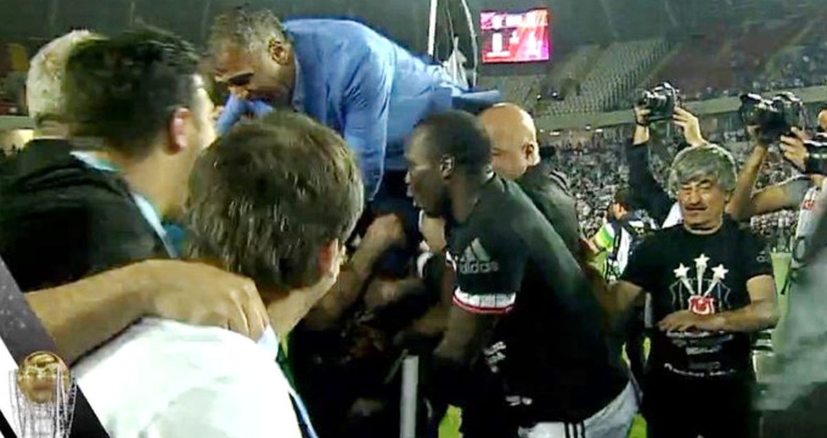 Beşiktaşlı Futbolcular, Canlı Yayına Girerek Şenol Güneş'i Röportajdan Kaçırdı