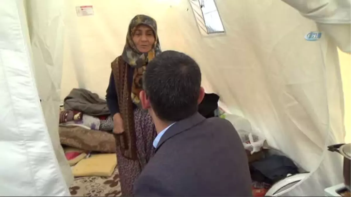 CHP'li Özel Deprem Bölgesinde Vatandaşları Dinledi