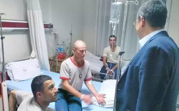 CHP'li Özel, Kırkağaç'ta Askerlerin Rahatsızlanmasını TBMM'ye Taşıyacak CHP'li Özel, Kırkağaç'ta Askerlerin Rahatsızlanmasını TBMM'ye Taşıyacak