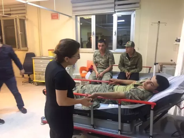 Hastaneye Kaldırılan Askerler Taburcu Edildi Hastaneye Kaldırılan Askerler Taburcu Edildi