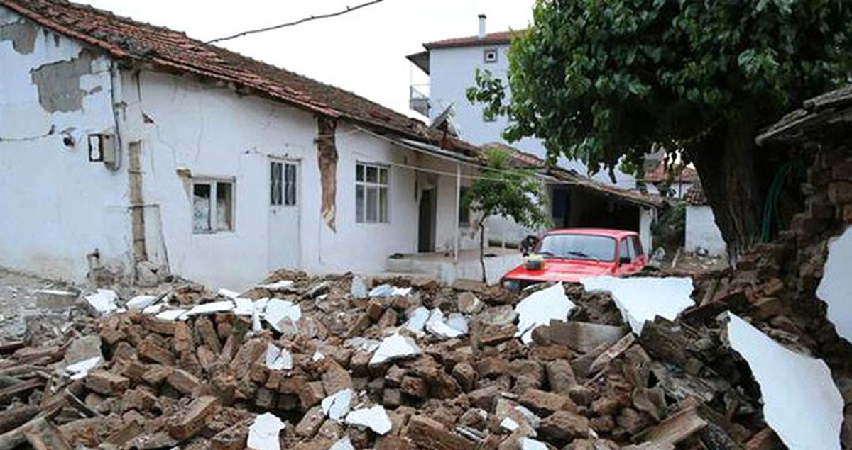 Manisa'da Beşik Gibi! 5.1'lik Depremin Ardından Son 12 Saatte 120 Kez Sallandı