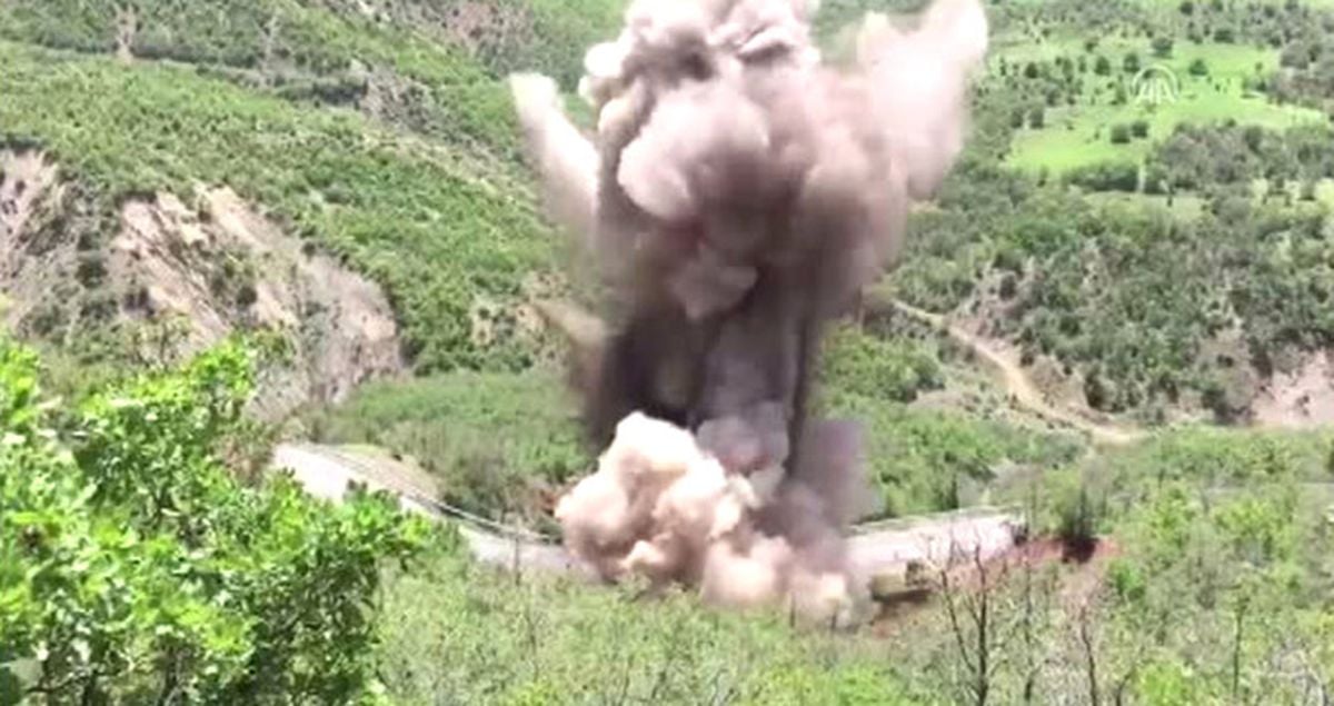 Tunceli'de Yola Döşenmiş 500 Kilogramlık El Yapımı Patlayıcı İmha Edildi