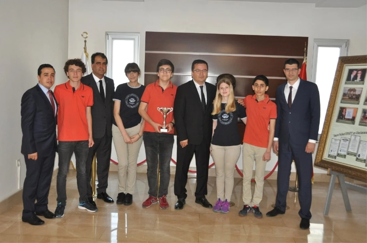 Gaziantep Kolej Vakfı Münazarada Türkiye Şampiyonu
