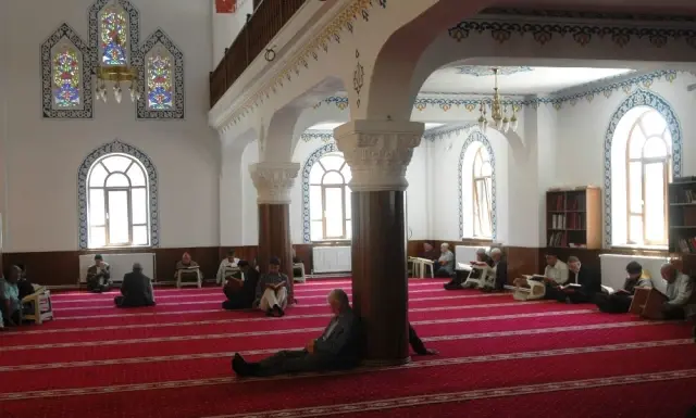 14 Asırlık 'Mukabele' Geleneği Devam Ettiriliyor 14 Asırlık 'Mukabele' Geleneği Devam Ettiriliyor