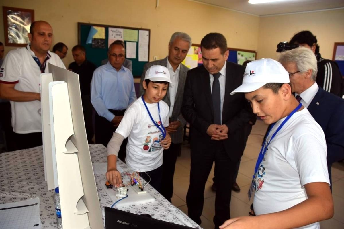 Aliağa'da Bilim Fuarı İlgi Gördü