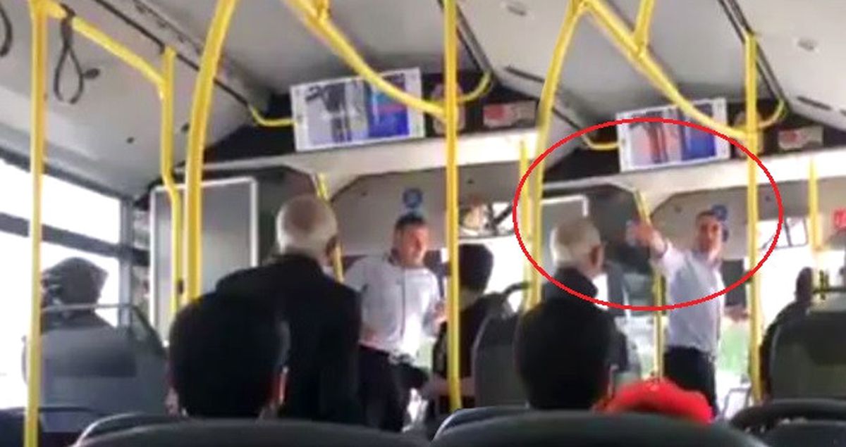 'Psikolojim Bozuldu' Diyen Otobüs Şoförü, Aracı Durdurup Yolcuları İndirdi