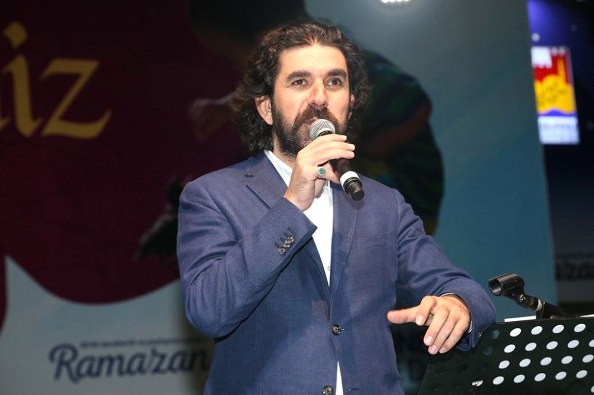 Serdar Tuncer: 'Seneye Sahnede, Facebook, Twitter'da Yokum'