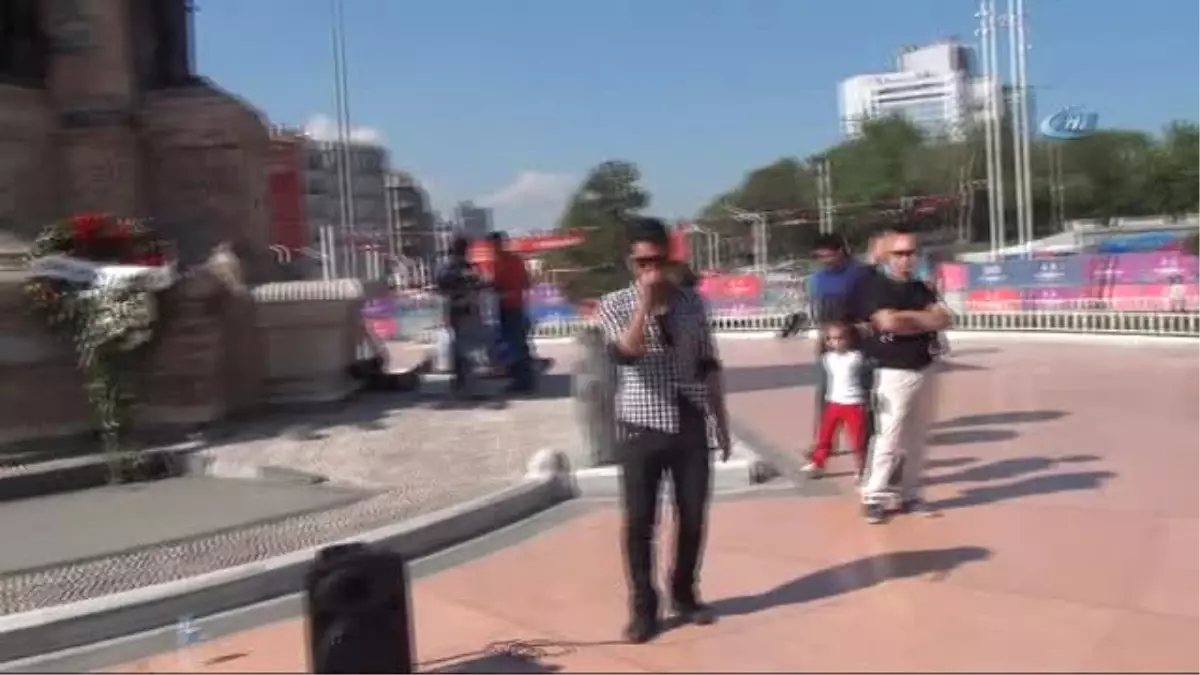 Yetenek Sizsiniz Ferit Aslan'dan Taksim'de 'Beatbox' Şov