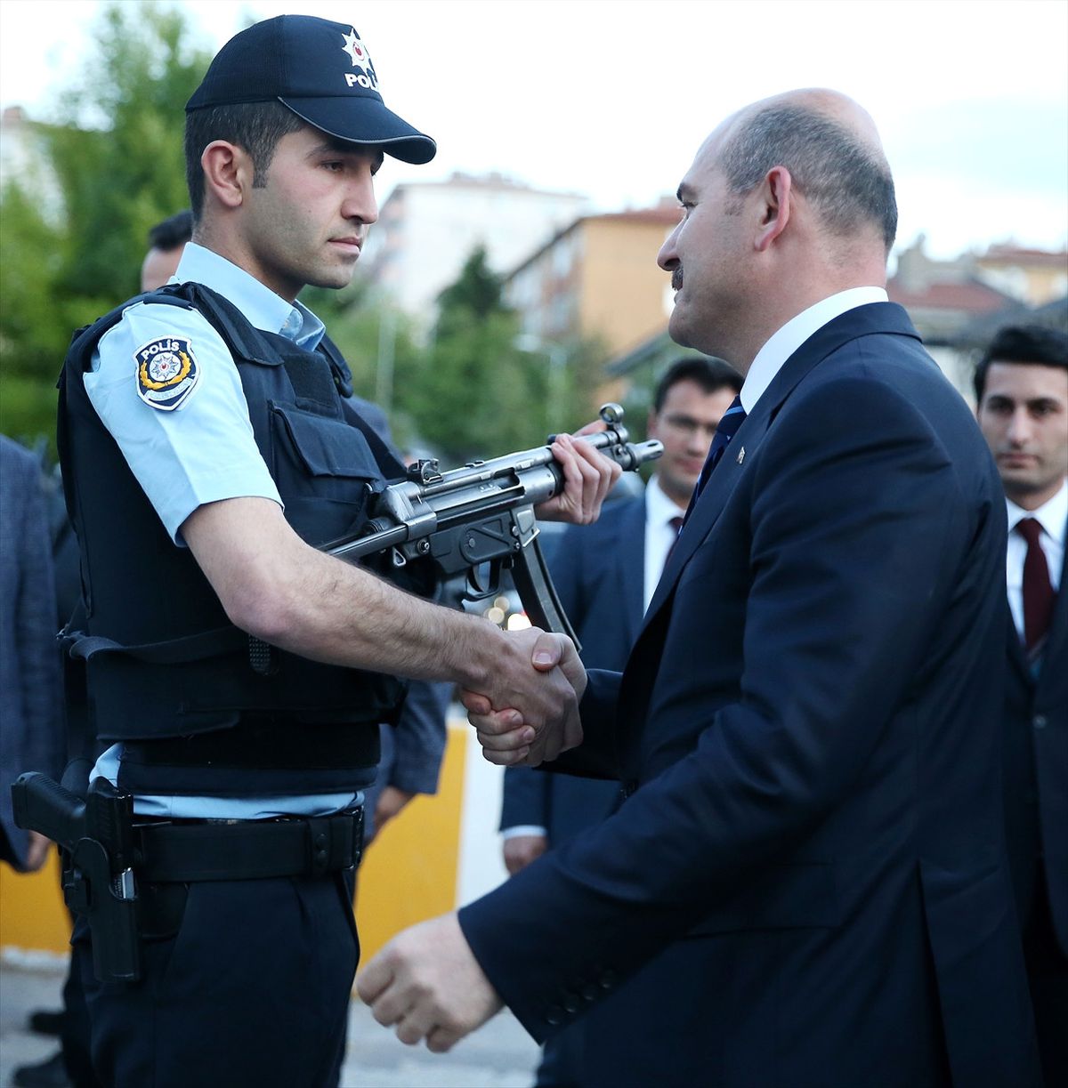 Bakan Soylu'dan Polislere Cep Telefonu Uyarısı: Kullanmayın