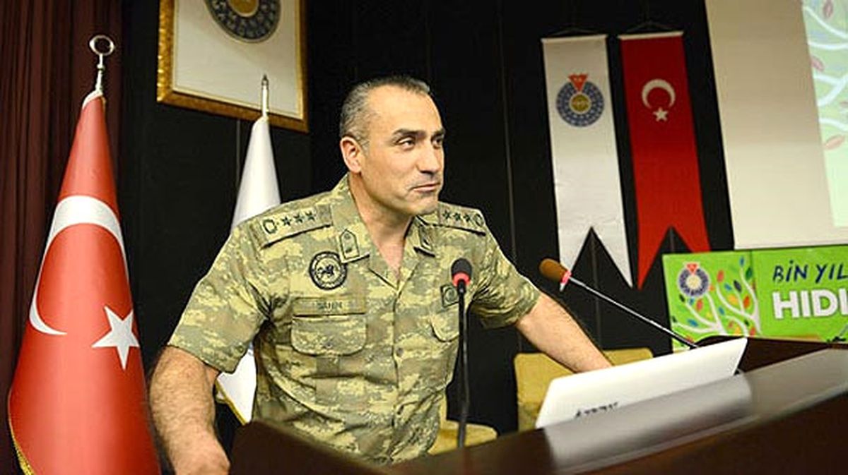 'Halka Ateş Açın' Talimatını Veren FETÖ'cü Albayın Yakalanması İçin 6 Kişilik Özel Ekip Kuruldu