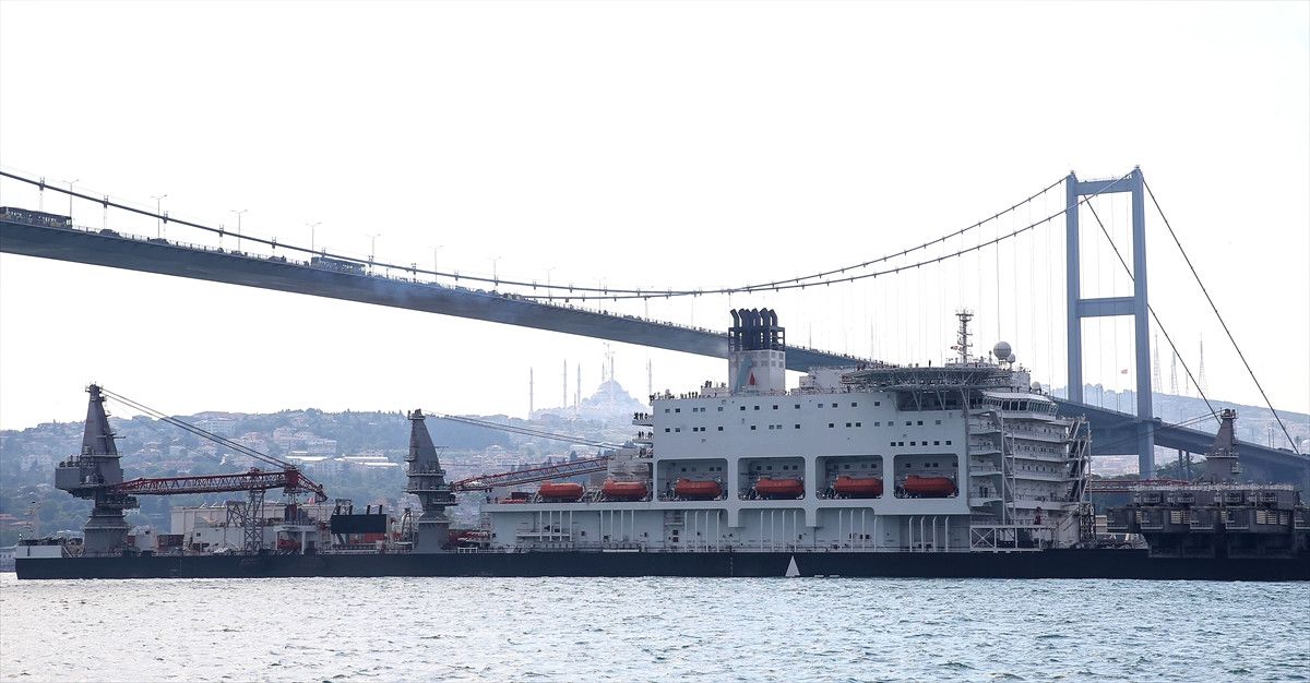 Dev Gemi, Neredeyse Yavuz Sultan Selim Köprüsü'ne Çarpacaktı