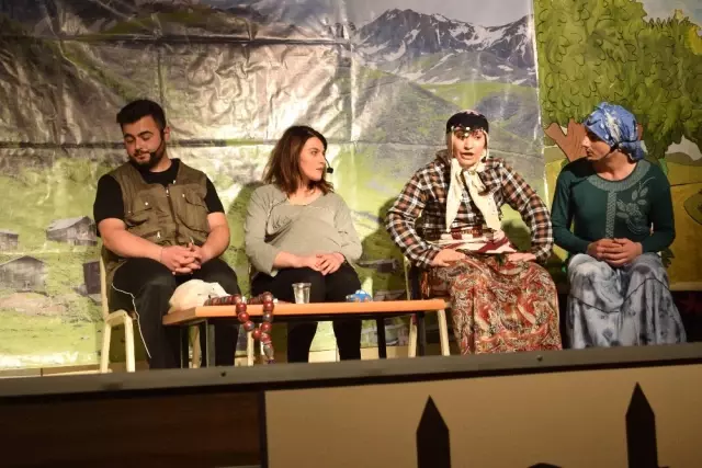 Hamsi Köyün Şifresi' Büyüledi Hamsi Köyün Şifresi' Büyüledi