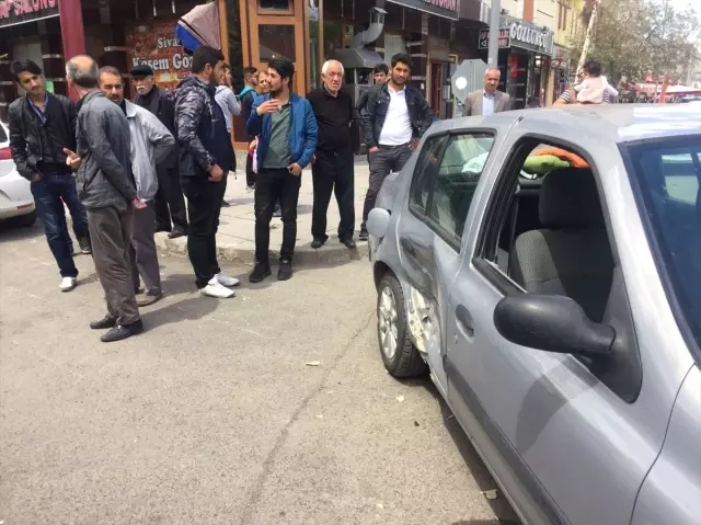 Kars Ta Trafik Kazası 3 Yaralı Haberi Fotografı Fotografları