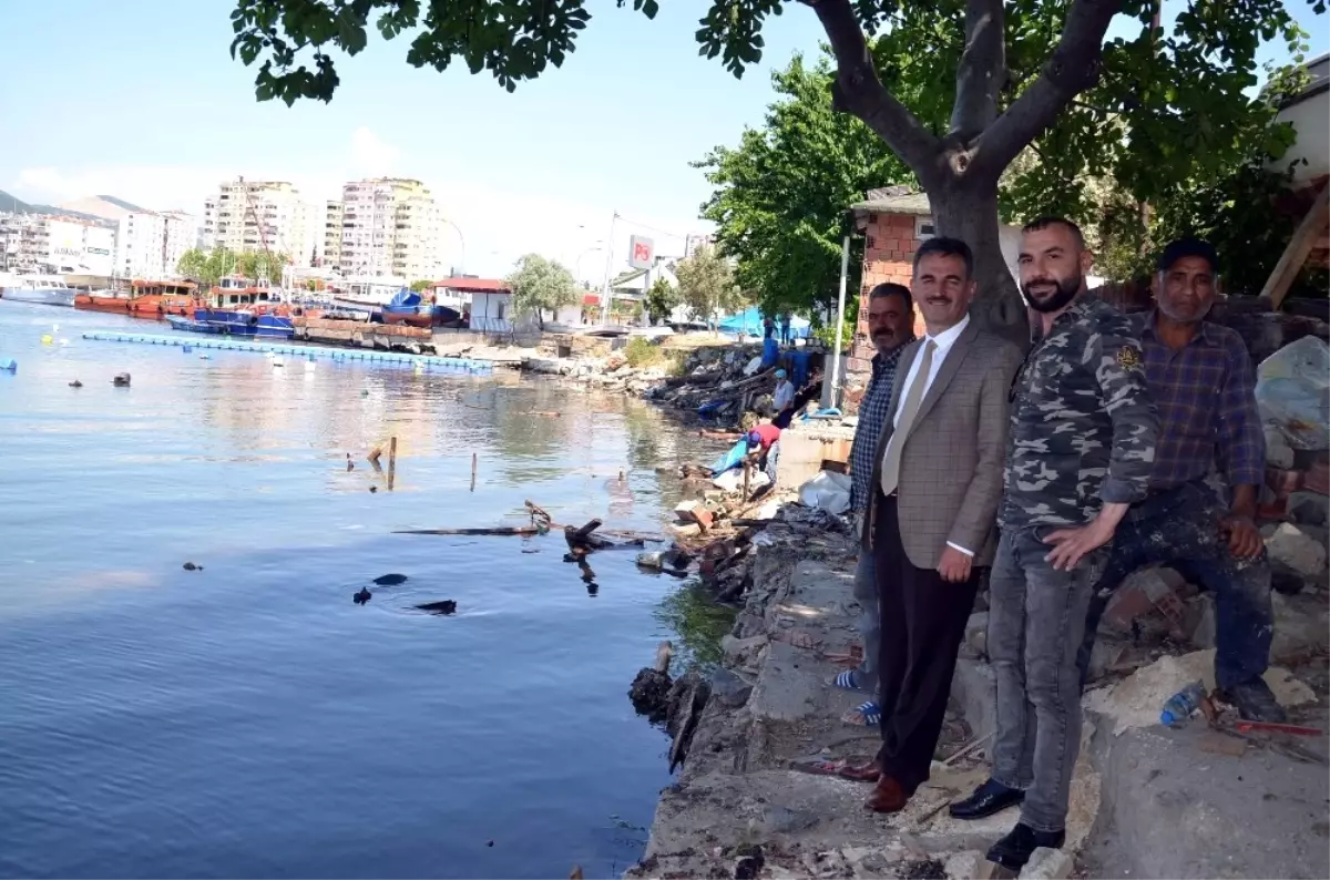 Balıkçı Barınağı Yenileniyor