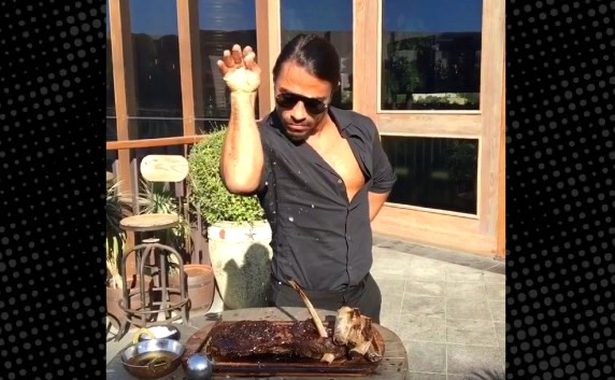 Ramazan'ı Hiçe Sayıp Et Pişirme Videosu Paylaşan Nusret'e Tepki Yağdı