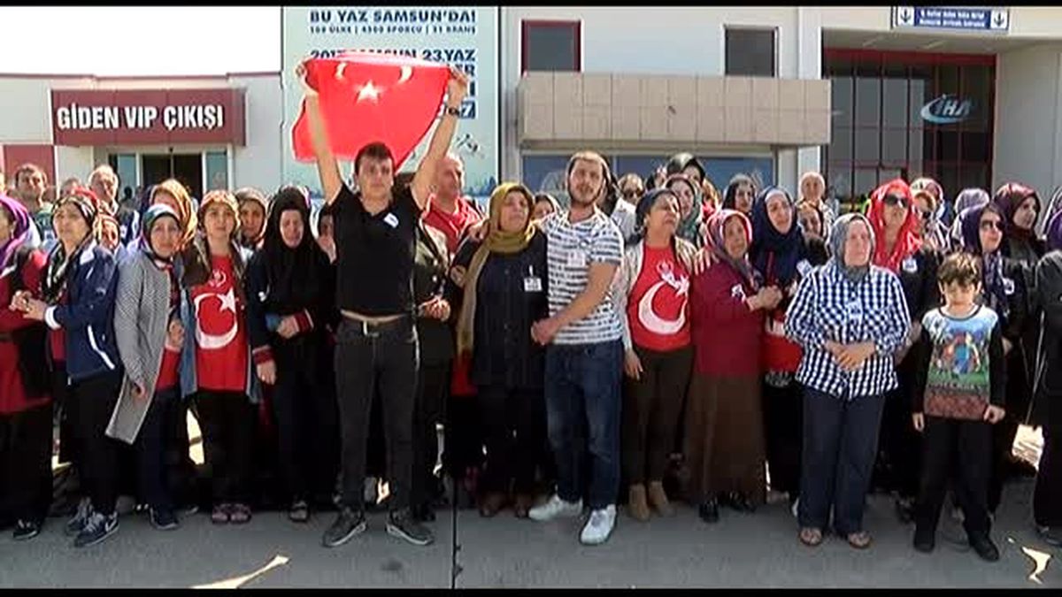 Şehit Annesi: 'Şerefsizler Sevinmesin, 10 Tane Daha Gökhan Gelecek'