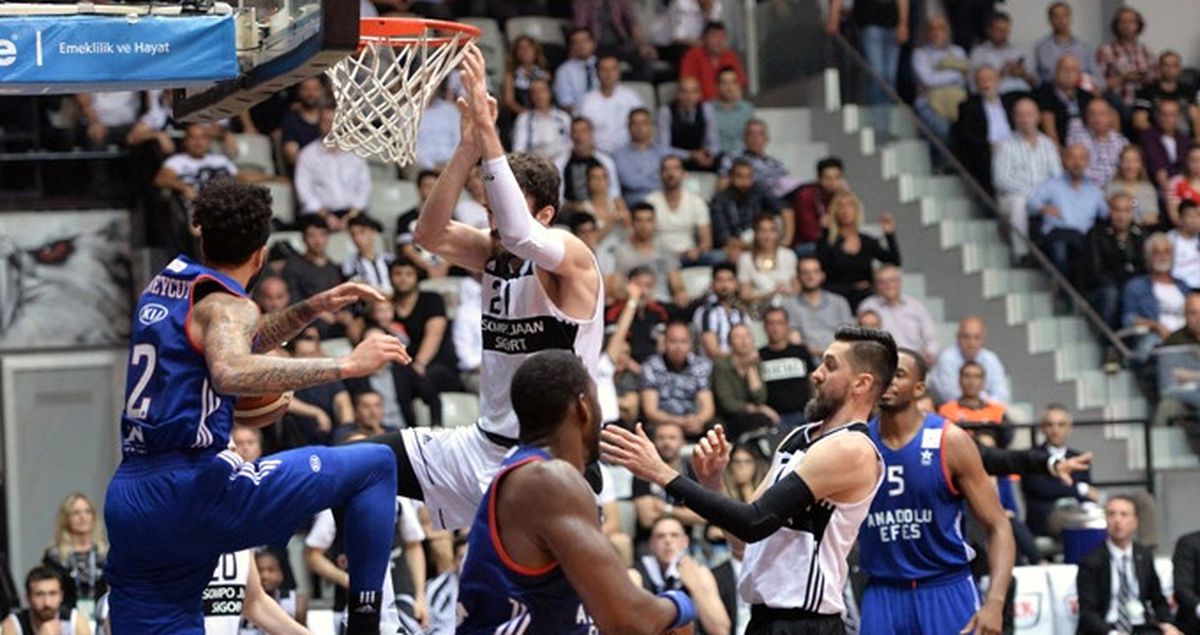 STBL'de Play-Off Yarı Finalinde Beşiktaş, Anadolu Efes'i 74-72 Yendi