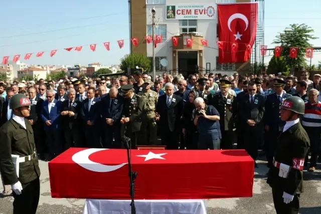 Akhisarlı Şehide Son Görev Akhisarlı Şehide Son Görev