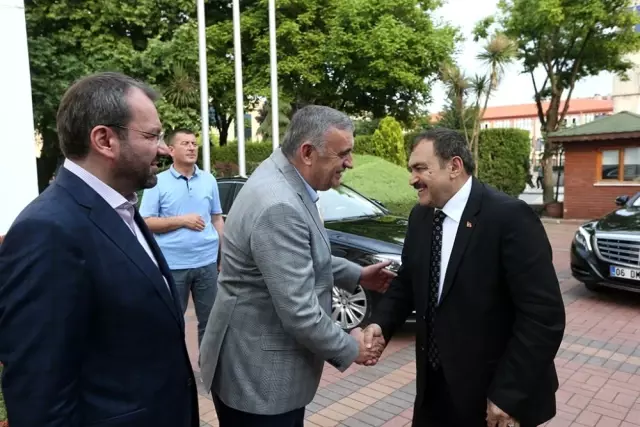 Bakan Eroğlu Büyükşehir Belediyesini Ziyaret Etti Bakan Eroğlu Büyükşehir Belediyesini Ziyaret Etti