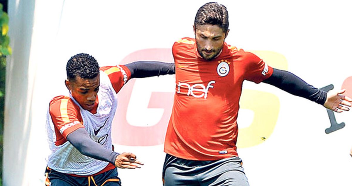 Galatasaraylı Sabri Sarıoğlu, Sözleşmesinin Bitmesiyle Dalga Geçti