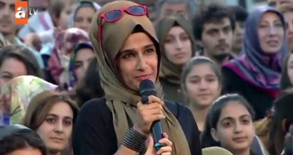 Tesettürlü İzleyiciden Nihat Hatipoğlu'na: Başörtüsü Üzerine Gözlük Takmak Caiz mi