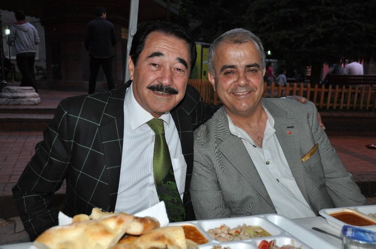 Mersinli İsmail Simav'da Sevenleriyle İftarda Buluştu