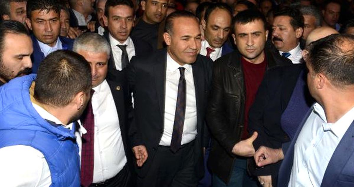 MHP'li Sözlü'ye Savcıya ve Hakime Hakaretten 75 Bin 600 Lira Cezası