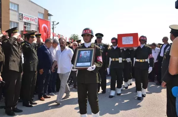 Şehit Annesinin 'Bana Kokun Geliyor' Sözleri Yürekleri Dağladı Şehit Annesinin 'Bana Kokun Geliyor' Sözleri Yürekleri Dağladı