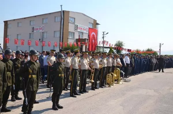 Şehit Annesinin 'Bana Kokun Geliyor' Sözleri Yürekleri Dağladı Şehit Annesinin 'Bana Kokun Geliyor' Sözleri Yürekleri Dağladı