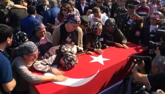 Şehidin Annesi: Bana Kokun Geliyor, Sana Doyamadım Şehidin Annesi: Bana Kokun Geliyor, Sana Doyamadım