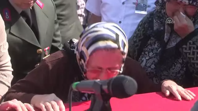 Şehit Başçavuş Fevzi Kıral Son Yolculuğuna Uğurlandı Şehit Başçavuş Fevzi Kıral Son Yolculuğuna Uğurlandı