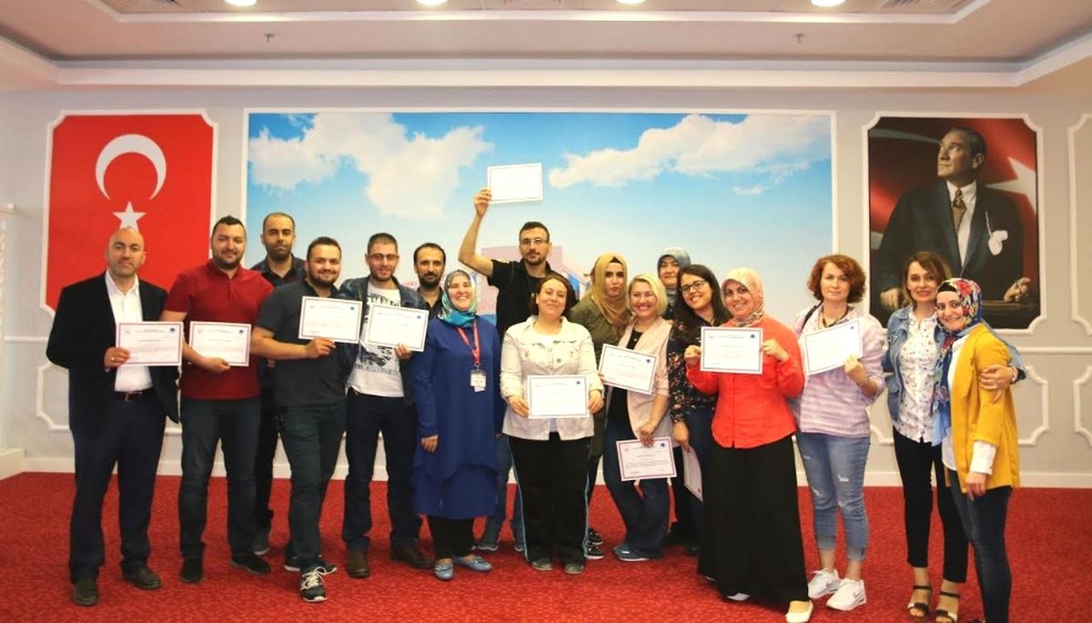 Acil Bakım Hemşireleri Sertifikalarını Aldı