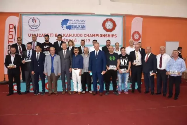 Başkan Albayrak, Balkan Ümitler Judo Şampiyonası'na Katıldı Başkan Albayrak, Balkan Ümitler Judo Şampiyonası'na Katıldı
