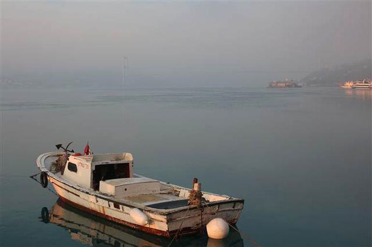 İstanbul Boğazı Sis Altında