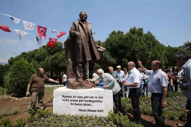 Karşıyaka, Nazım Hikmet'i Andı