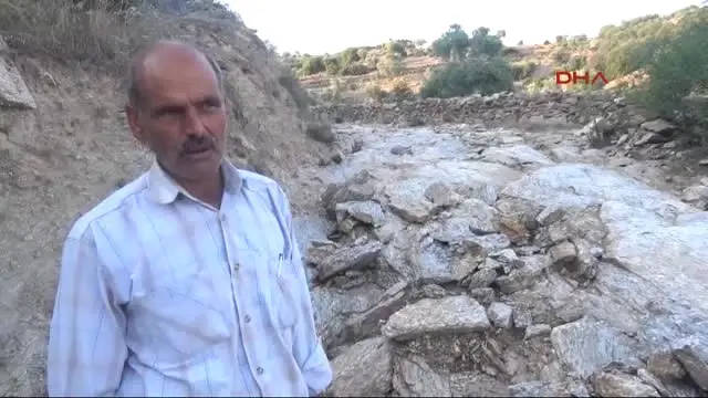Aydın Yağmurun Ardından 5 Köye Ulaşım Engeli Aydın Yağmurun Ardından 5 Köye Ulaşım Engeli